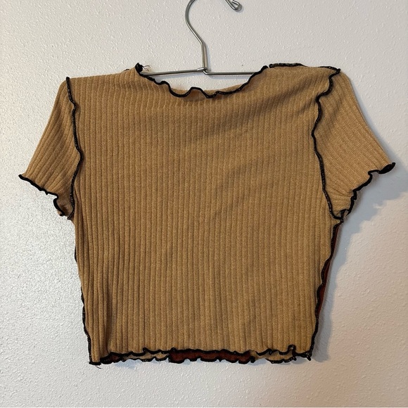 Chic Striped Short Sleeve Top in Brown and Tan - Picture 2 of 2